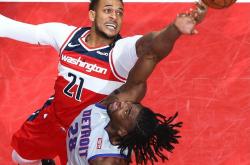 pg中国官网-库兹马24分湖人大胜多伦多猛龙