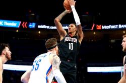 pg中国登录入口-开拓者胜马刺，麦科勒姆26分准破25