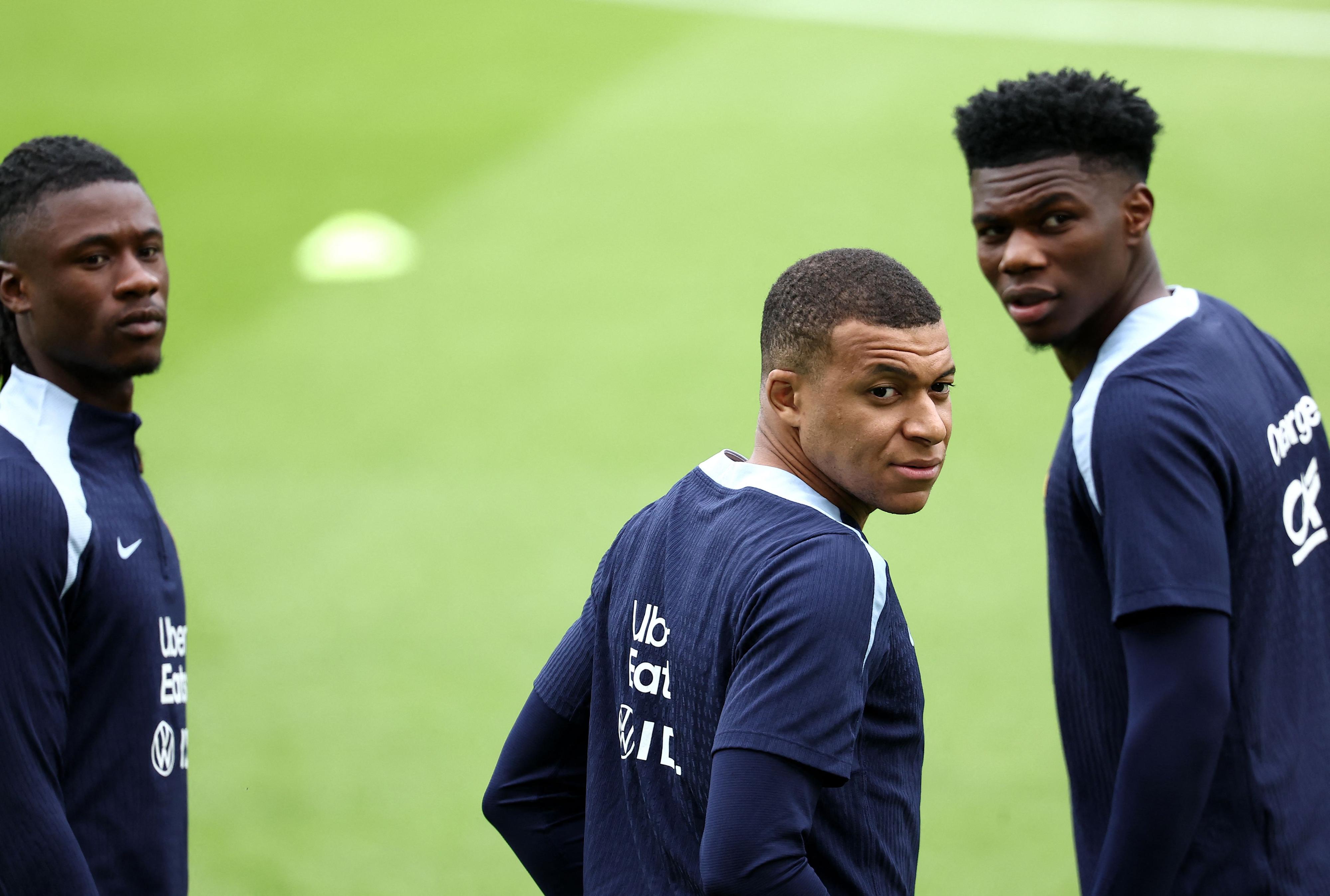 欧洲顶级球队齐聚,法国赛场火爆!的简单介绍 欧洲顶级球队齐聚,法国赛场火爆!的简单介绍