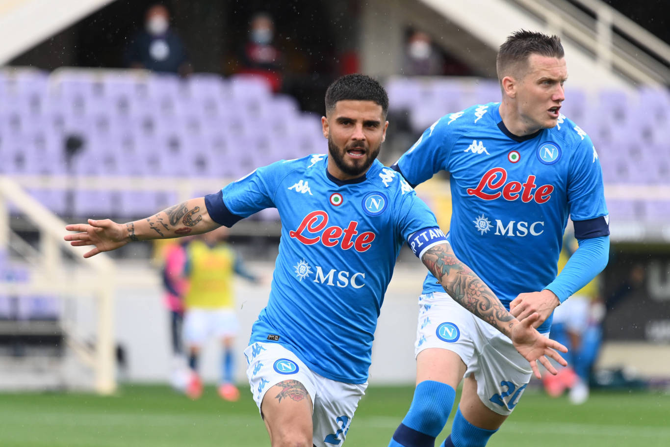 那不勒斯战胜AC米兰,稳坐榜首 那不勒斯战胜AC米兰,稳坐榜首