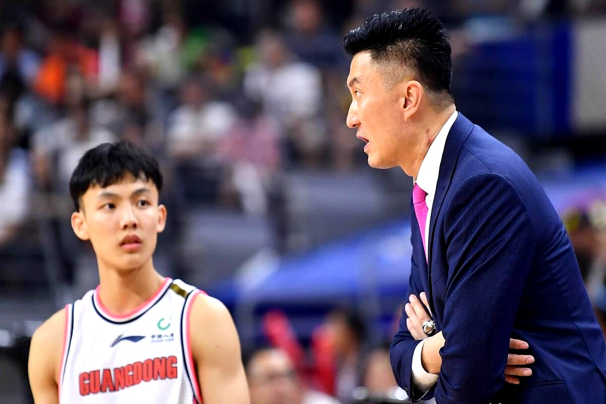 精彩瞬间!球员精准传球配合助球队攻城拔寨 精彩瞬间!球员精准传球配合助球队攻城拔寨