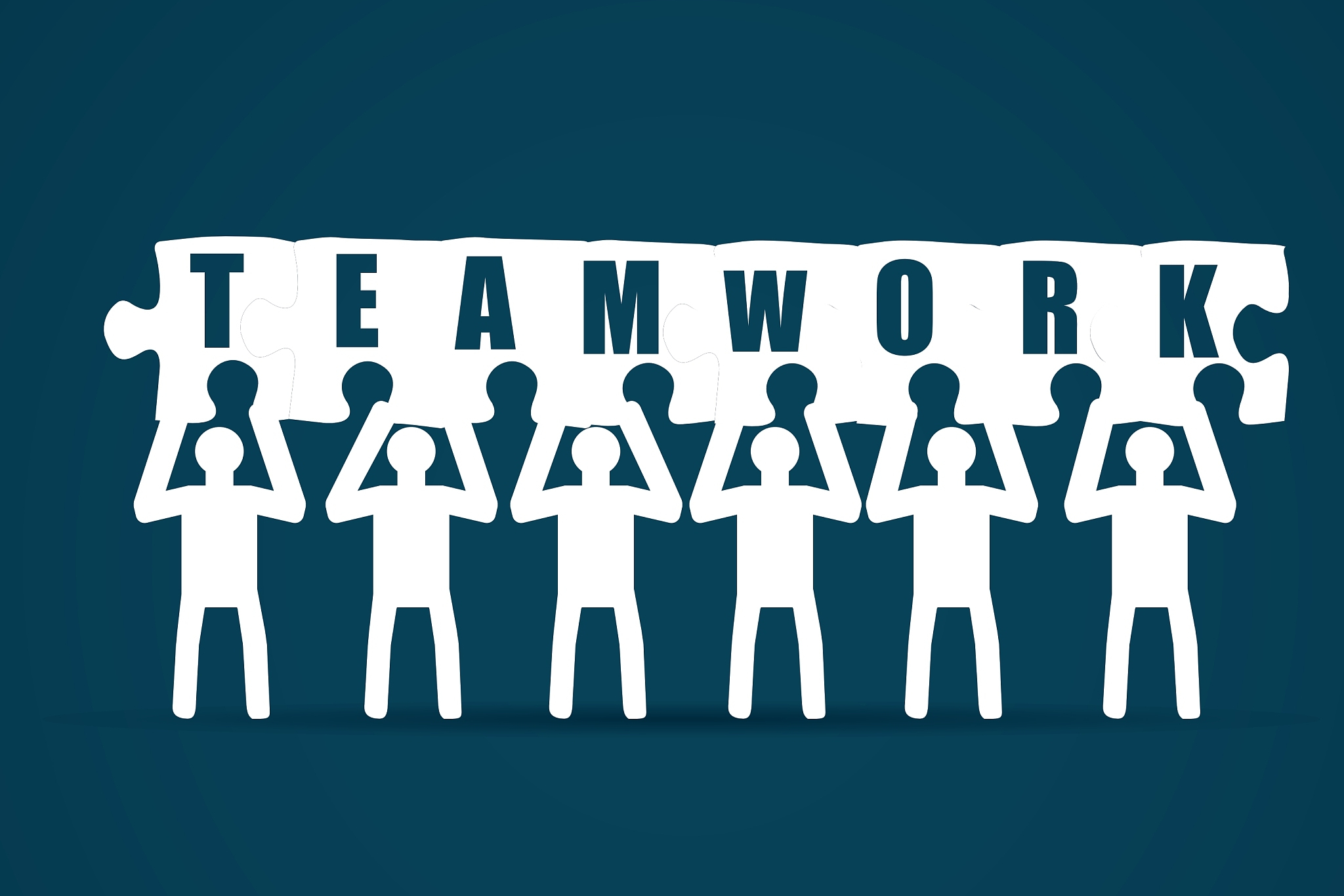 精妙战术配合,团队协作展现无比默契 精妙战术配合,团队协作展现无比默契