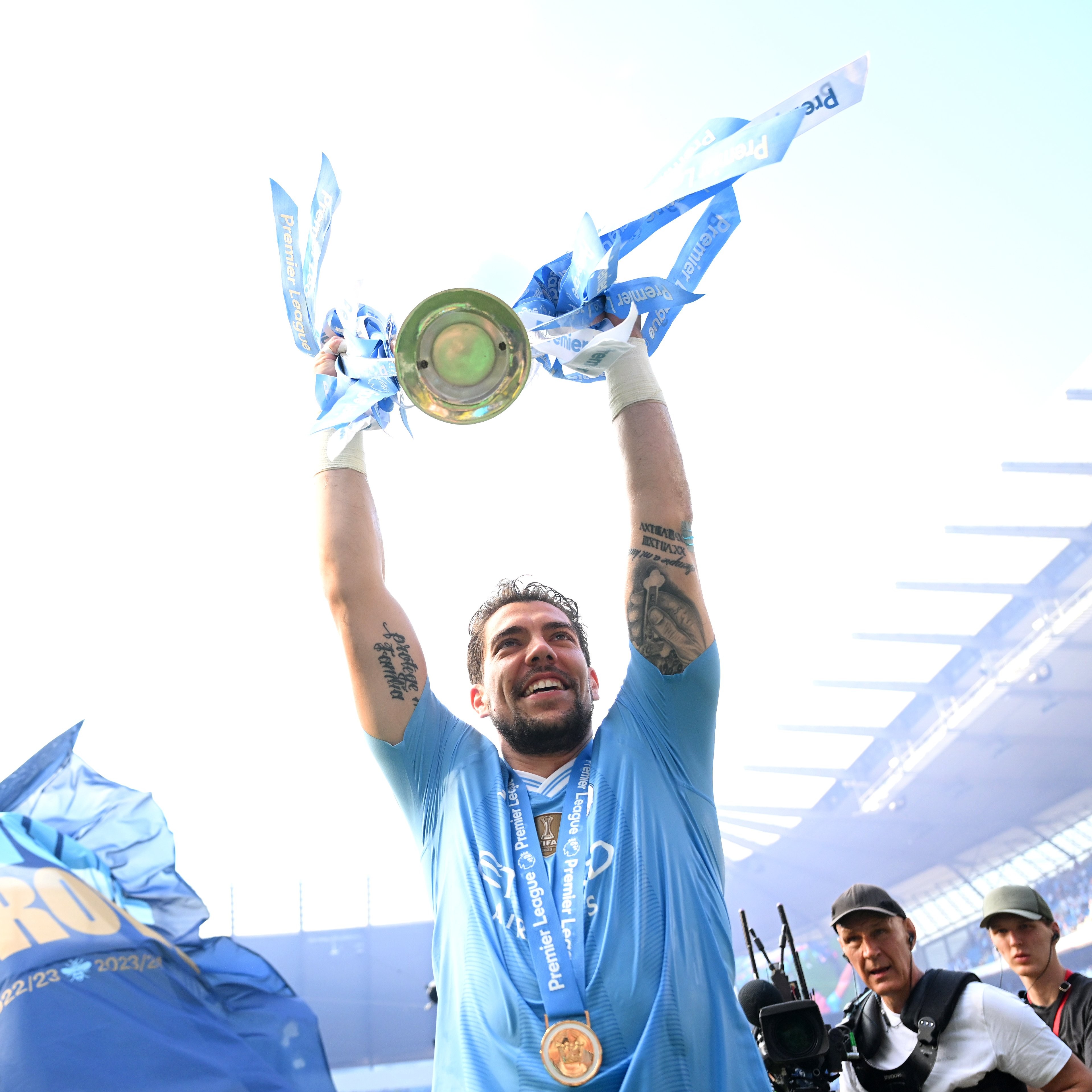 曼城大胜门兴,轻松晋级欧冠四强 曼城大胜门兴,轻松晋级欧冠四强