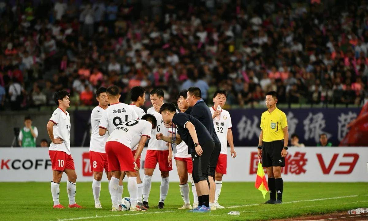 顶级对决惊险刺激,球迷热情高涨的简单介绍 顶级对决惊险刺激,球迷热情高涨的简单介绍