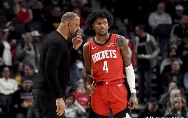 包含突尼斯击败阿尔及利亚，实力碾压对手表现出色的词条