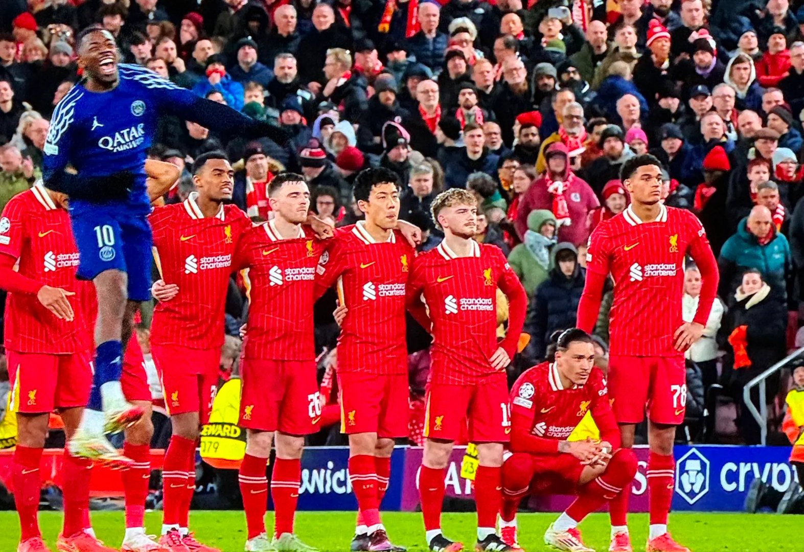 拜仁迎战阿贾克逊，双方不甘示弱