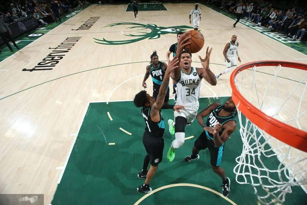 雄鹿B队碾压鹈鹕,拉塞尔高光表现 雄鹿B队碾压鹈鹕,拉塞尔高光表现