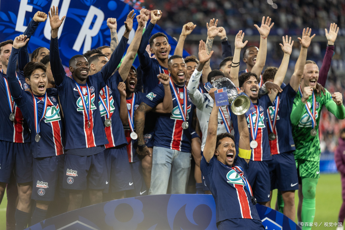 巴黎圣日耳曼进球后大举庆祝内马尔狂喜爆发的简单介绍