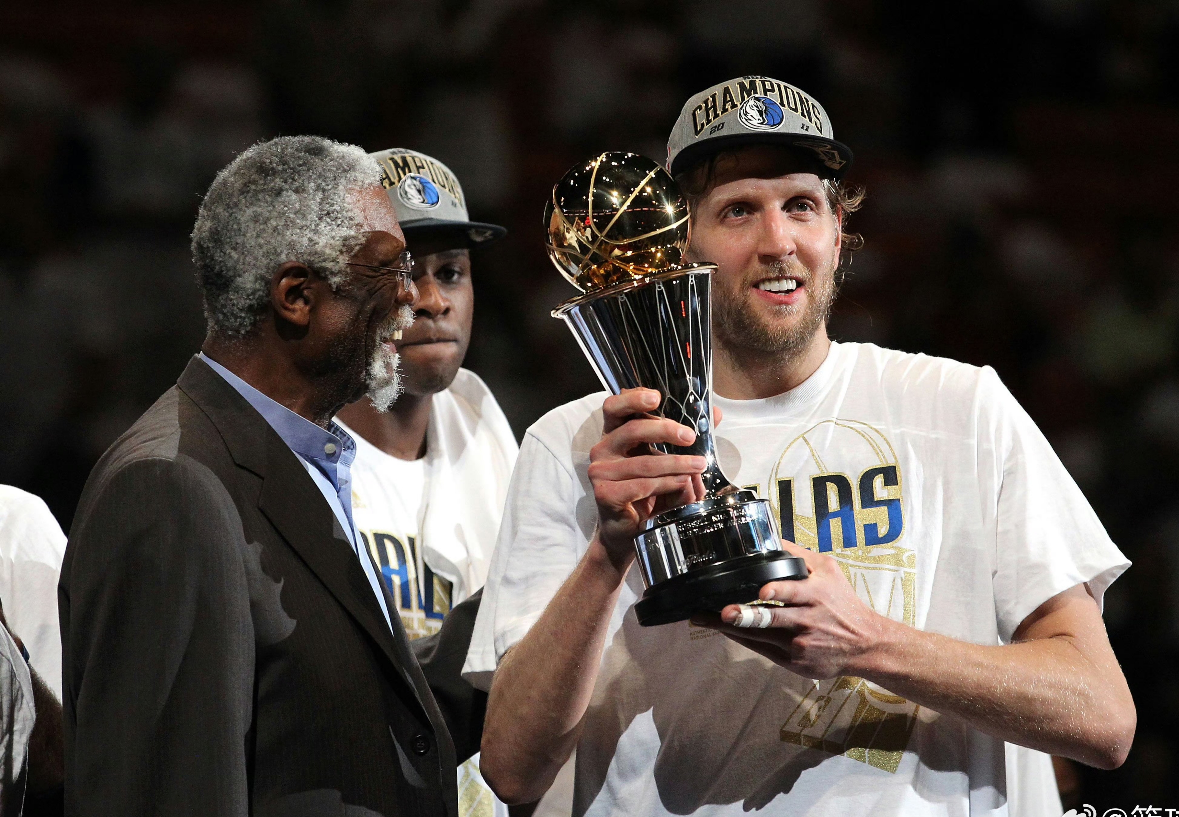 小牛主场战胜马刺壮腰