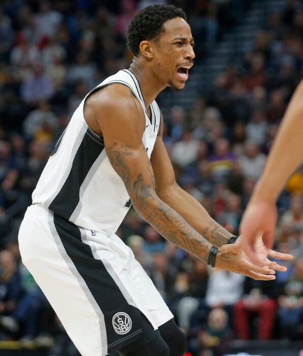 雄狐胜马刺,继续领跑战绩。 雄狐胜马刺,继续领跑战绩。