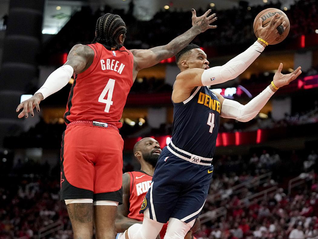 火箭客场大胜掘金，豪取四连胜