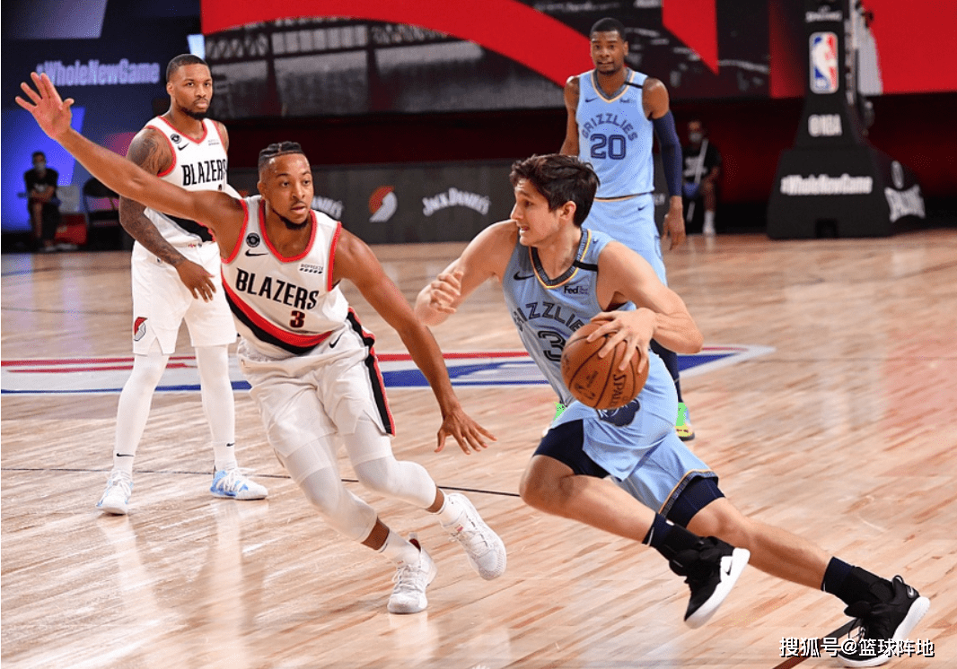 火箭二将缺阵被快船逆袭，威廉姆斯爆砍30+8