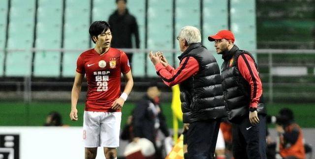 恒大战泰达海报曝光!里皮按计划赴沈阳,个别球员归队 恒大战泰达海报曝光!里皮按计划赴沈阳,个别球员归队