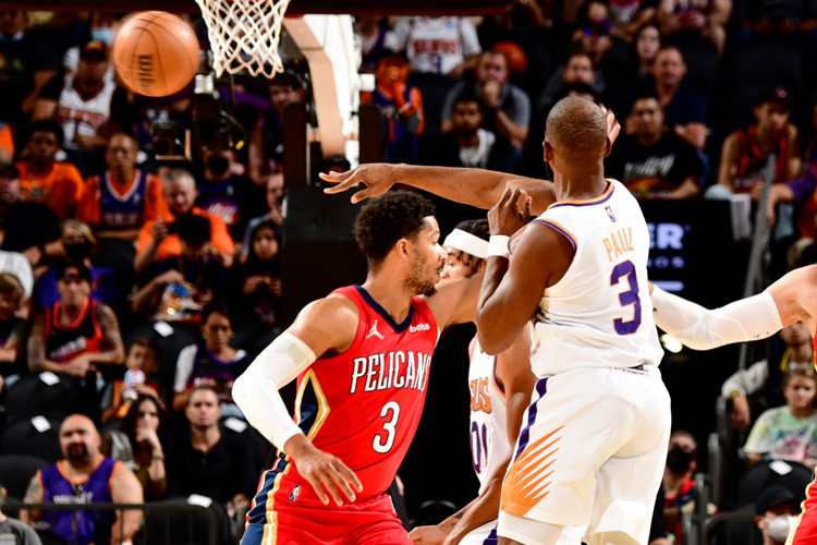 关于鹈鹕逆转天津队，保罗统治全场的信息